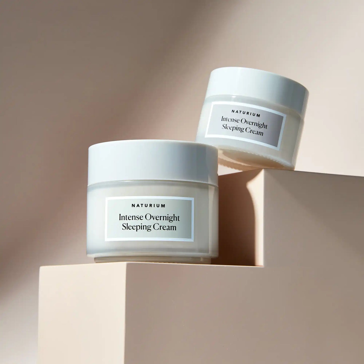 intense-overnight-sleeping-cream-jumbo-l7 11_18_2021_Naturium0552-crop.webp