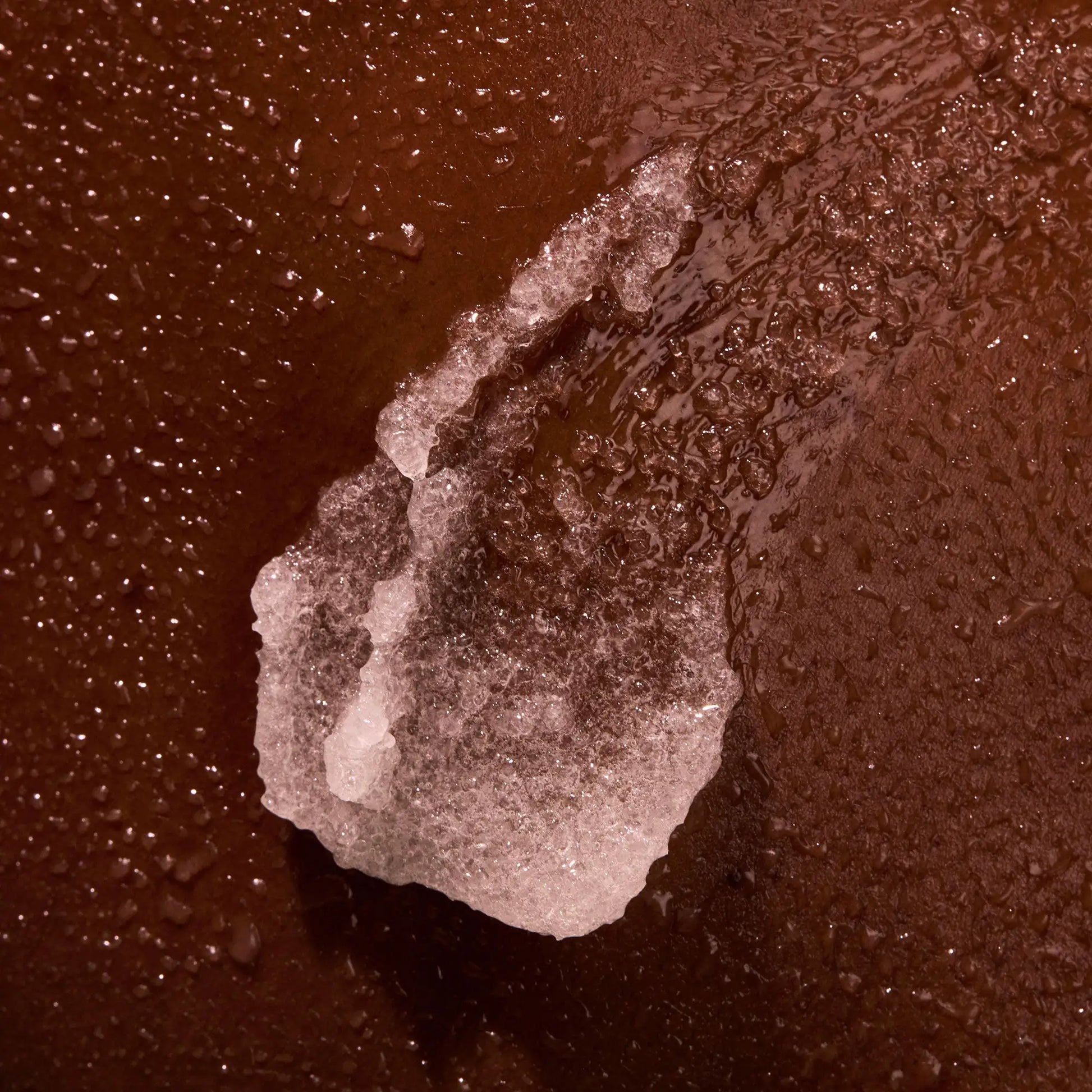 the-glow-getter-multi-oil-body-scrub-n5 NATR-40028-Alt-Image-TheGlowGetterMulti-OilBodyScrub-08.webp